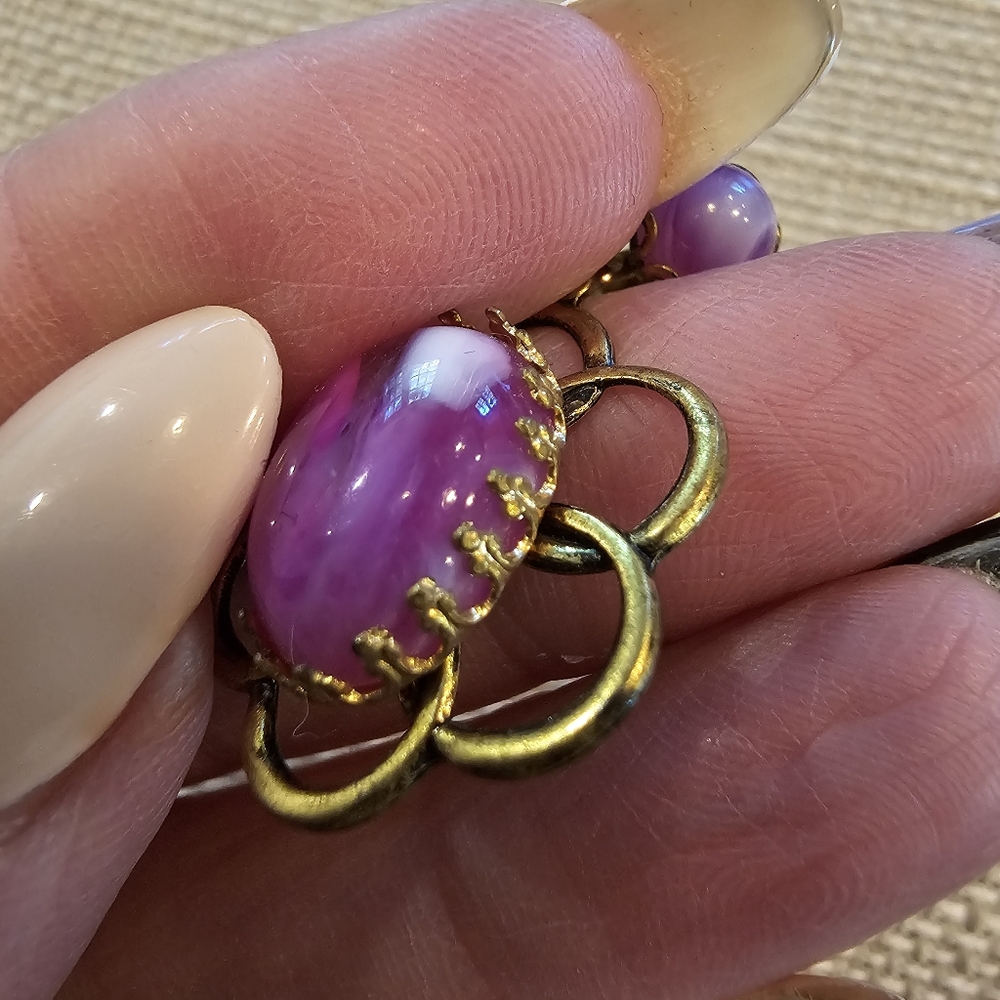 Vintage marbled purple flower dangle screwback earrings - Picture 8 of 9